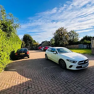 Acorn Gatwick & Parking 4*, Horley (Surrey) Velká Británie